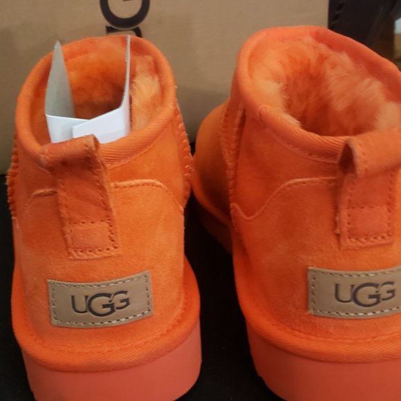 Uggs - Picture 7 of 8